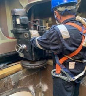 On site precision machining of base flange of Wartsila propulsion system in Norwegian offshore fishing ground project
